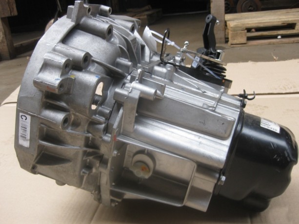 Механическая коробка переключения передач (МКПП 5-ст.) Renault JR5-514, двигатель К4М  1.6 16V, новая, оригинал 320106193R 8200934990 купить недорого с доставкой в Нягань