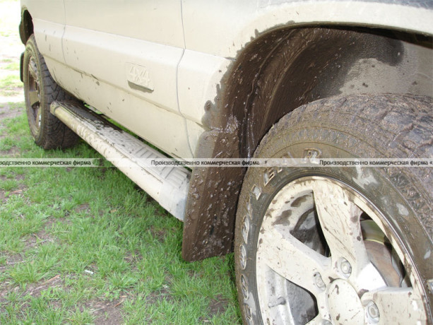 Брызговики передние расширенные B@3 2123 "Chevrolet Niv@" до 2009 г. (2 шт.) купить недорого с доставкой в Нягань