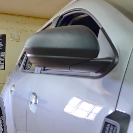 Накладки на зеркала без козырька "КАРТ" для Renault Duster 2 (с 2021 г.в.) тиснение, без комплектации купить недорого с доставкой в Нягань